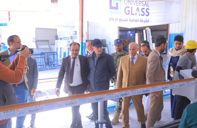 وزير الاقتصاد يزور مصنع الشركة العالمية للزجاج 
